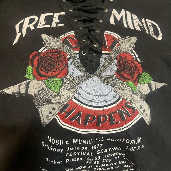 HOT TOPIC shirt womens SMALL black short sleeve free mind - Picture 3 of 5